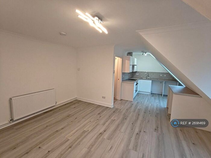 1 Bedroom Flat To Rent In Cabourne Court, Lincoln, LN2