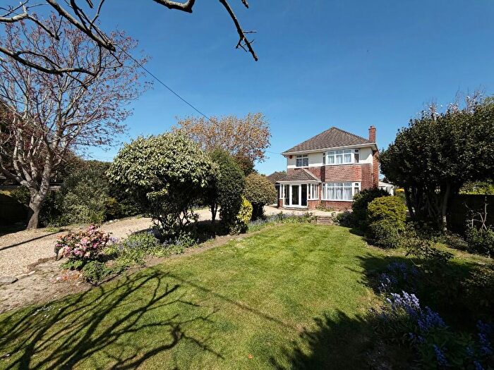 4 Bedroom Detached House For Sale In Keyhaven Road, SO41