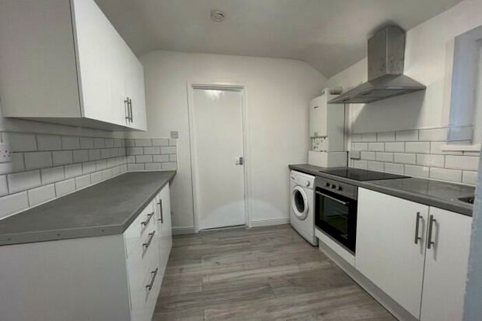 1 Bedroom Flat To Rent In Broadway Cardiff, CF24