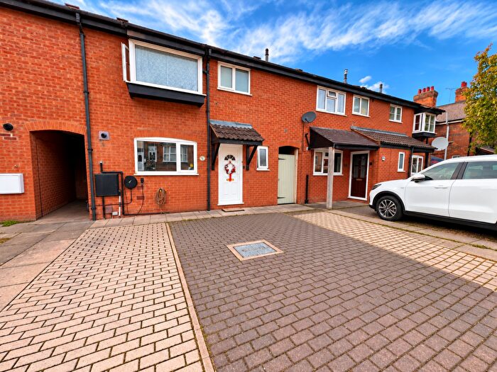 3 Bedroom Town House For Sale In Clarkes Road, Wigston, LE18