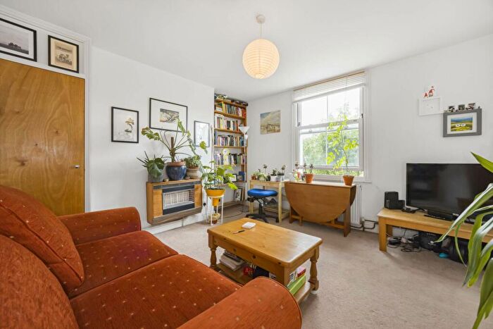 1 Bedroom Apartment To Rent In Northchurch Road, Islington, N1