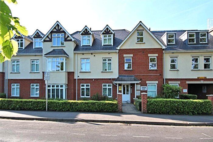 2 Bedroom Flat For Sale In Maybury Road, Woking, Surrey, GU21