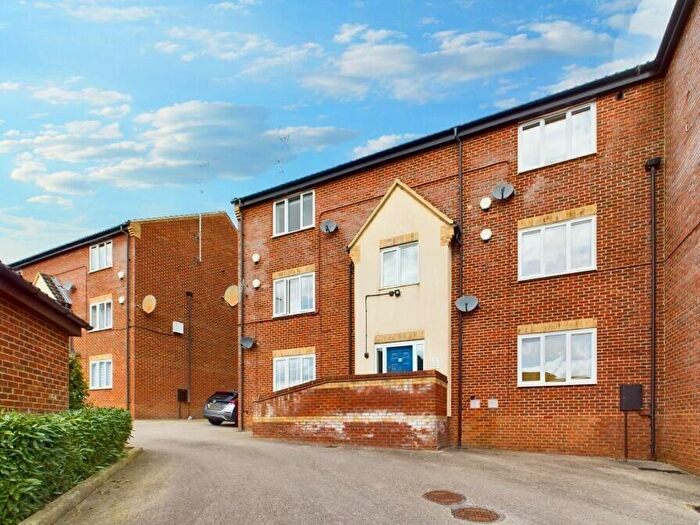 1 Bedroom Flat For Sale In Kirkwood Grove, Milton Keynes, MK5