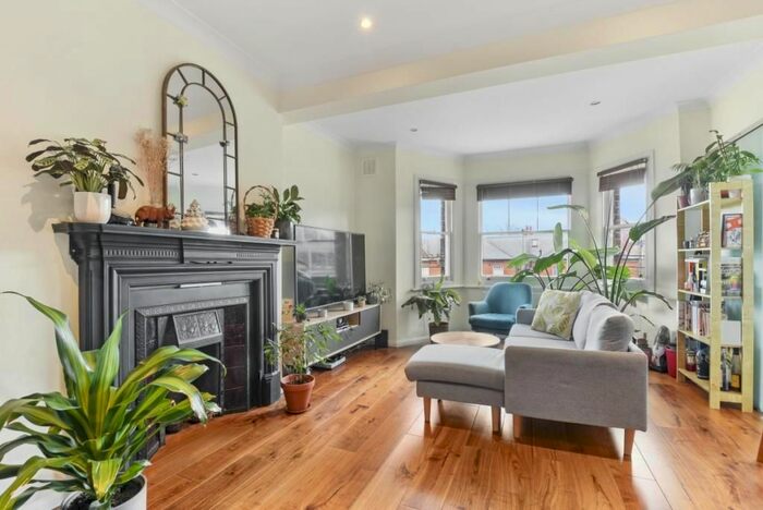 2 Bedroom Flat To Rent In Sutherland Street, London, SW1V