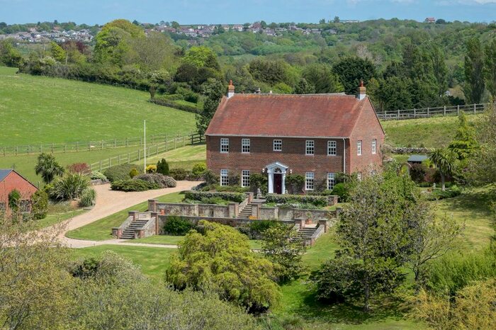 4 Bedroom Detached House To Rent In Nunnery Lane, Newport, PO30