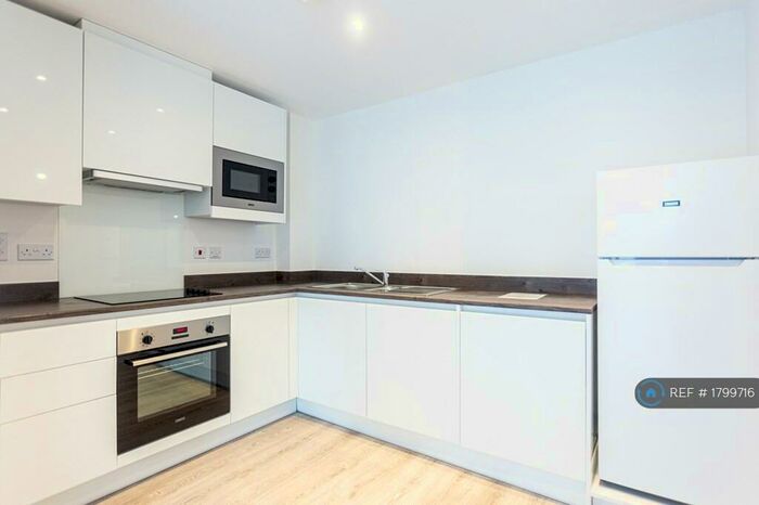 2 Bedroom Flat To Rent In Strutt House, Derby, DE1