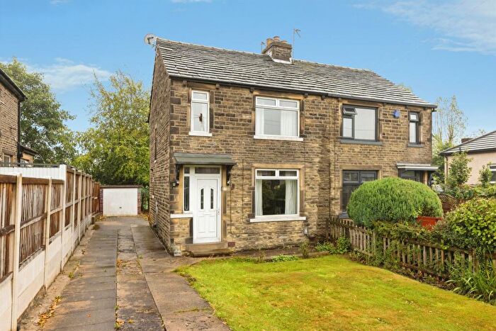 3 Bedroom Semi Detached House For Sale In Mandale Road, Bradford, BD6