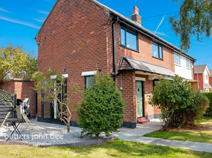 2 Bedroom Semi-Detached House For Sale In Linnards Lane, Northwich, CW9