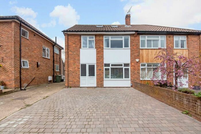 5 Bedroom Semi-Detached House To Rent In Chatsworth Way, West Norwood, London, SE27