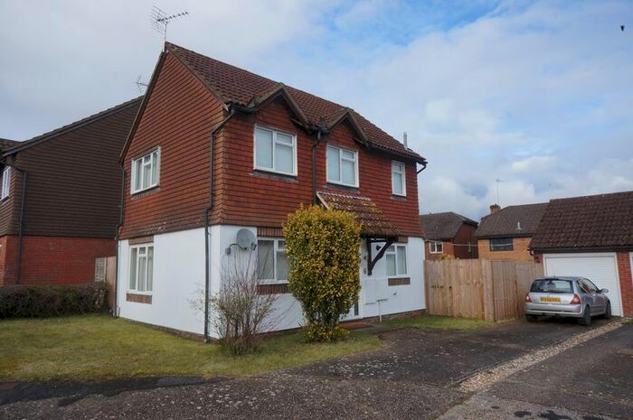 3 Bedroom Detached House To Rent In Vindomis Close, Holybourne, Alton, GU34
