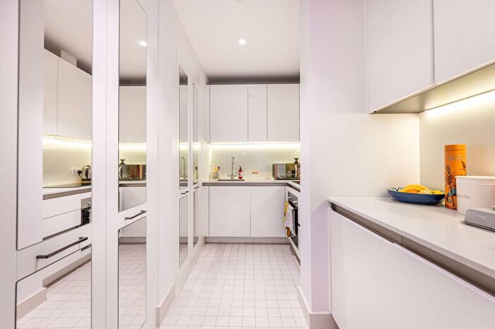 2 Bedroom Flat For Sale In Rockhall Road, Willesden Green, London, NW2