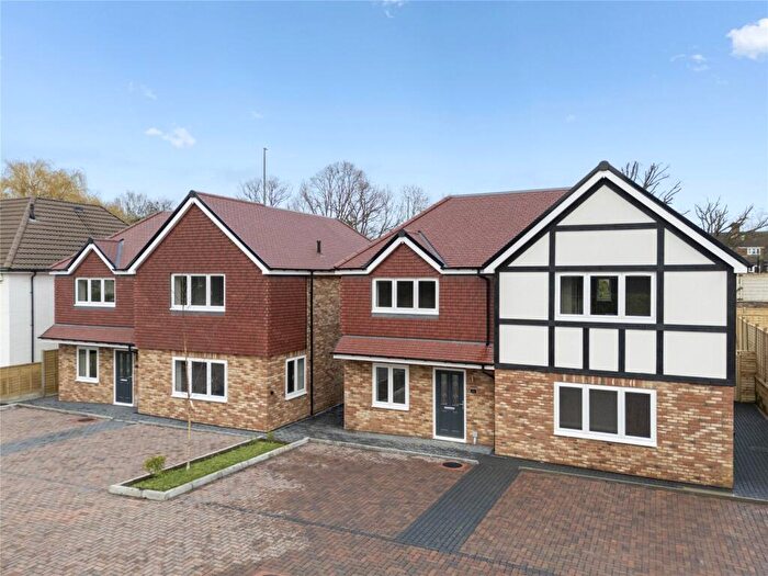 3 Bedroom Semi Detached House For Sale In Greenways, Esher, Surrey, KT10