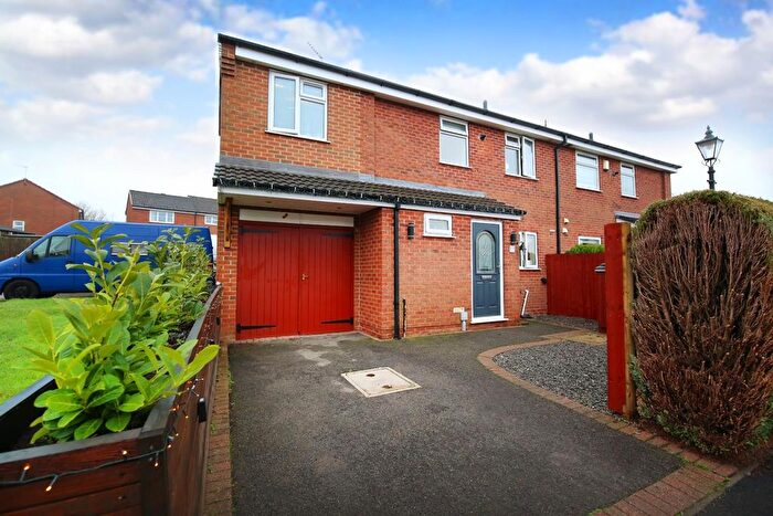 3 Bedroom Semi-Detached House For Sale In George Elliott Close, Uttoxeter, ST14