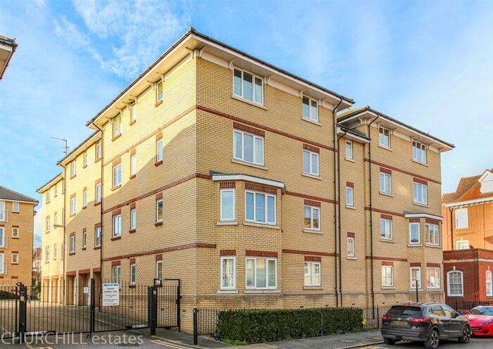 2 Bedroom Flat To Rent In Alveston Square, London, E18