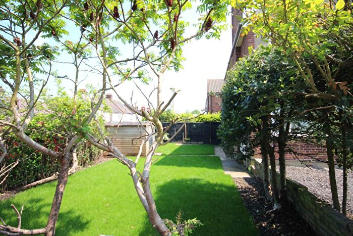 2 Bedroom Maisonette To Rent In Crescent Road, Brentwood, CM14