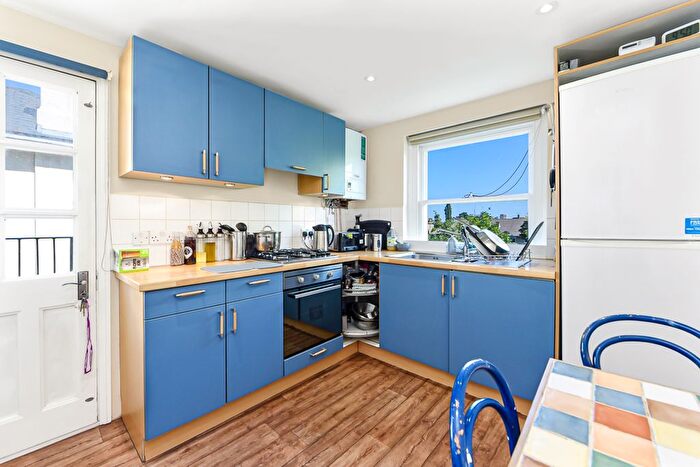 2 Bedroom Flat To Rent In Grove Road, Surbiton, KT6