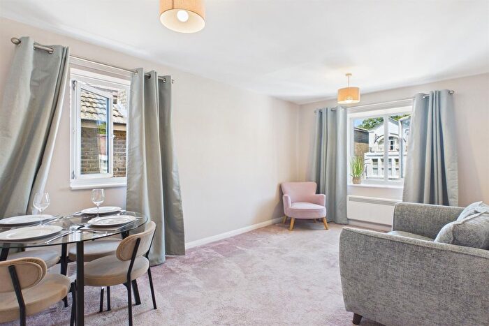 1 Bedroom Flat For Sale In Ellison Road, Streatham, SW16