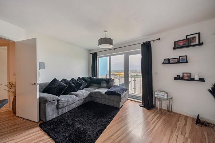 2 Bedroom Flat To Rent In Whitestone Way, Croydon, CR0