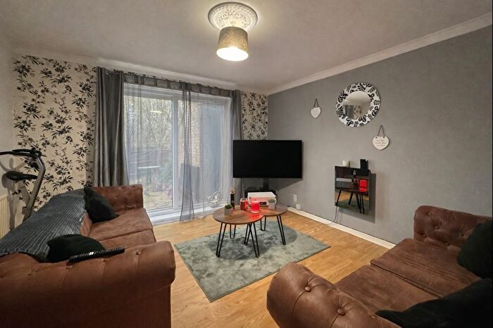 3 Bedroom Semi-Detached House For Sale In Doddington, Telford, TF3 - Photo 4