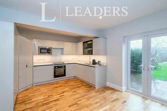 3 Bedroom End Of Terrace House To Rent In Thorney Road, PO10