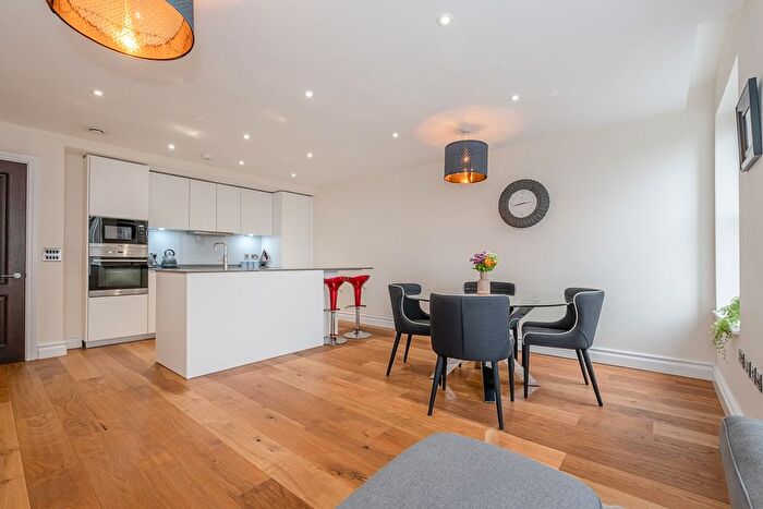 1 Bedroom Flat To Rent In Kensington High Street, London, W8