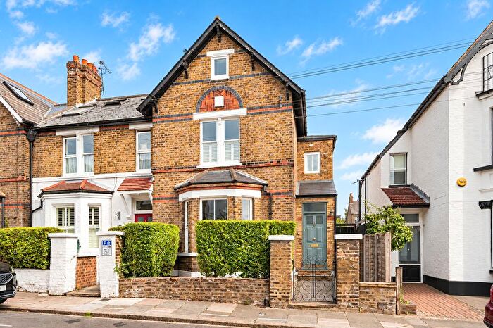 3 Bedroom Semi Detached House For Sale In St Marks Road, Hanwell, W7