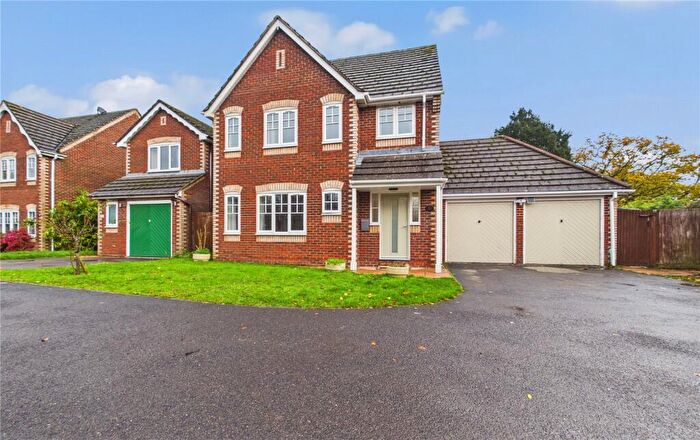 5 Bedroom Detached House For Sale In Manor Park Close, Tilehurst, Reading, Berkshire, RG30