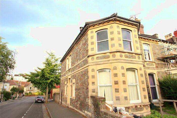 2 Bedroom Apartment To Rent In Carnarvon Road, Redland, Bristol, BS6
