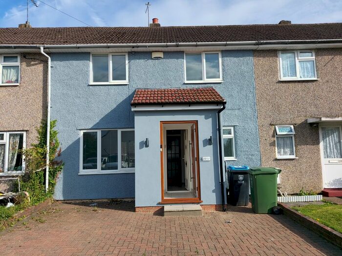 3 Bedroom Terraced House To Rent In Ritcroft Street, Hemel Hempstead, Hertfordshire, HP3