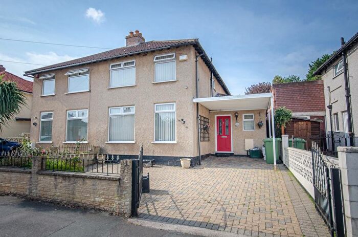 3 Bedroom Semi Detached House For Sale In Burley Grove, Downend, Bristol, BS16