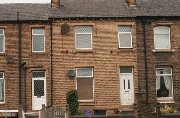 3 Bedroom Terraced House To Rent In Leeds Road, Huddesrfield, HD2