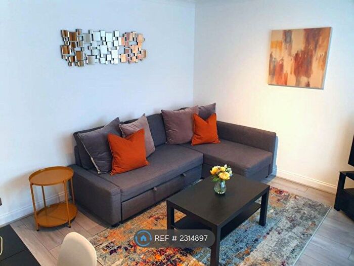 2 Bedroom Flat To Rent In Lantern Close, Wembley, HA0