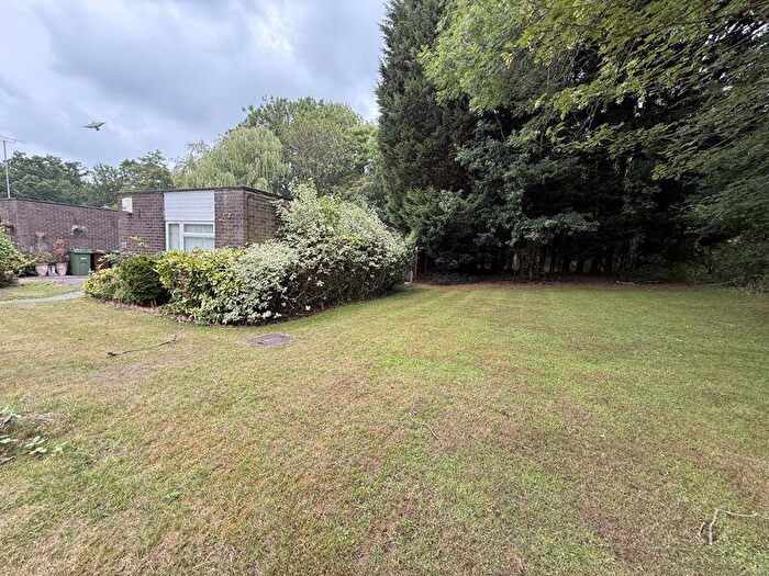 2 Bedroom Bungalow To Rent In Riverside Drive, Solihull, B91