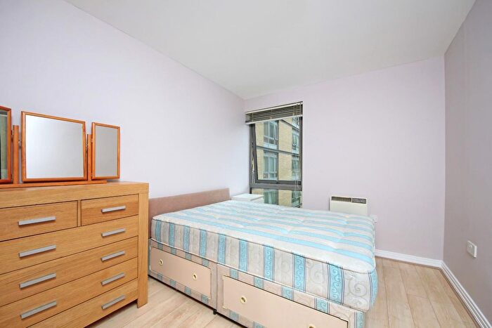 1 Bedroom Flat To Rent In Trentham Court, W3