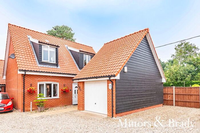 3 Bedroom Detached House For Sale In Jubilee Court, Foxley, NR20