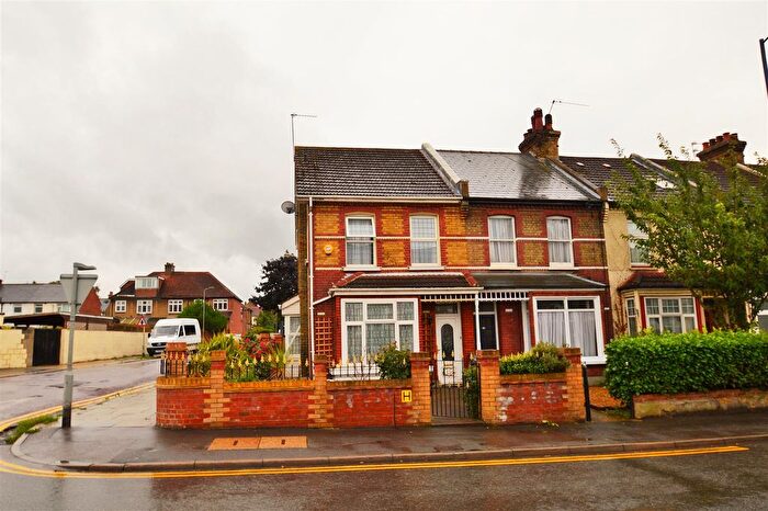 4 Bedroom End Of Terrace House To Rent In Cross Lane East, Gravesend, DA12