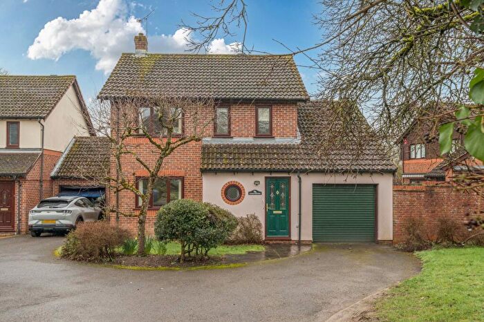 3 Bedroom Detached House To Rent In Holdaway Close, Kings Worthy, SO23
