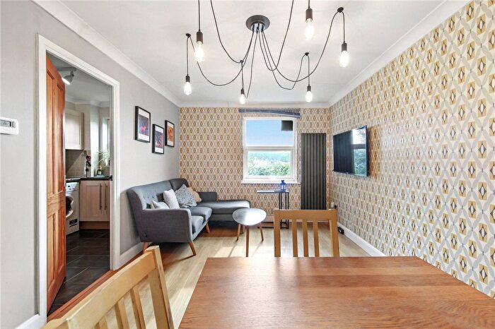 1 Bedroom Flat To Rent In Edmeston Close, London, E9