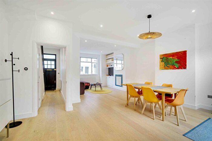 3 Bedroom Terraced House For Sale In Colehill Lane, London, SW6