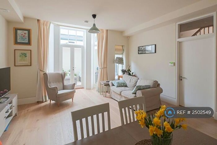 2 Bedroom Flat To Rent In Clapham South, London, SW12