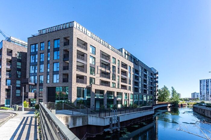 2 Bedroom Flat To Rent In Artisan Apartments, Montford Place, Stratford, E15