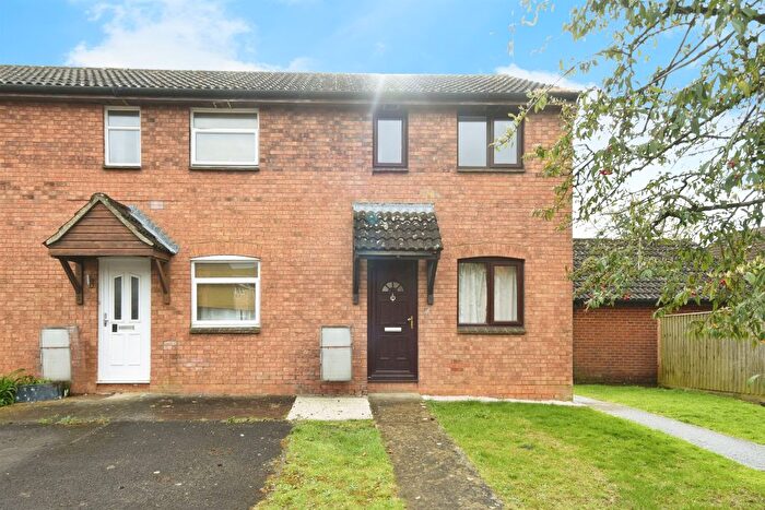 2 Bedroom End Of Terrace House For Sale In Castlehaven Close, Chippenham, SN15