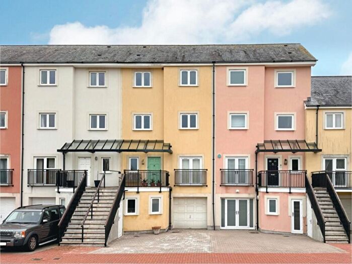 3 Bedroom Town House To Rent In Penarth Portway, Penarth Marina, CF64