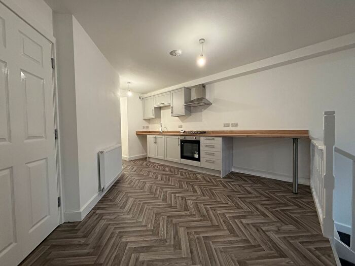 1 Bedroom Flat To Rent In Flat, A Dale Street, Ossett, Wakefield, WF5