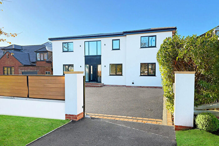 5 Bedroom Detached House For Sale In Wetherby Road, Harrogate, HG2