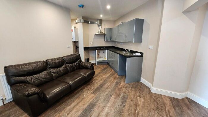 1 Bedroom Flat To Rent In Lodge Road, West Bromwich, West Midlands, B70