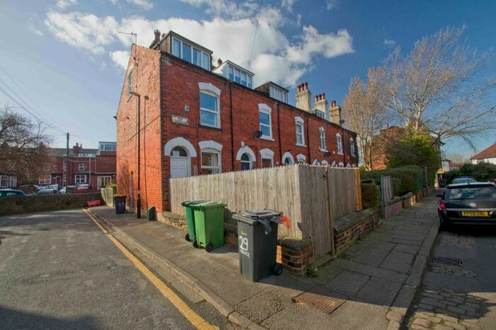 3 Bedroom End Of Terrace House To Rent In Ash Terrace, Headingley, Leeds, LS6