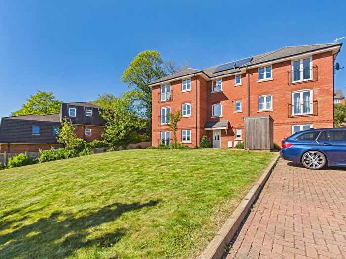 2 Bedroom Flat For Sale In Monks Stone Close, Chesham, Buckinghamshire, HP5