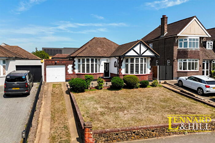 4 Bedroom Detached Bungalow For Sale In Wood View, Grays, RM16