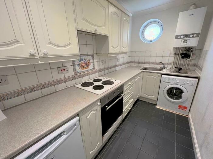 1 Bedroom Flat To Rent In Colney Hatch Lane, Muswell Hill, N10
